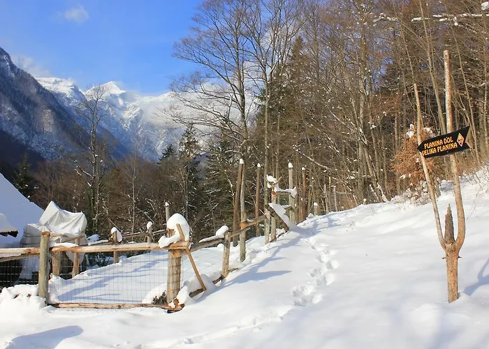 克拉列夫山旅馆 *